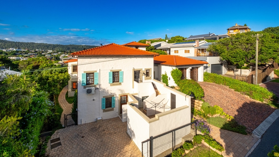 6 Bedroom Property for Sale in Kingfisher Creek Western Cape